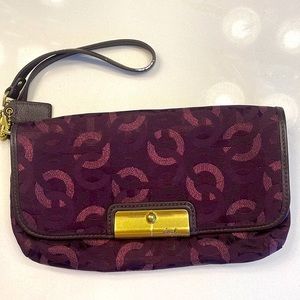 Coach signature clutch purple plum woven logo gold hardware never used